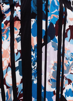 Detail View - Click To Enlarge - ELIZABETH AND JAMES - 'Caident' abstract print pleat skirt