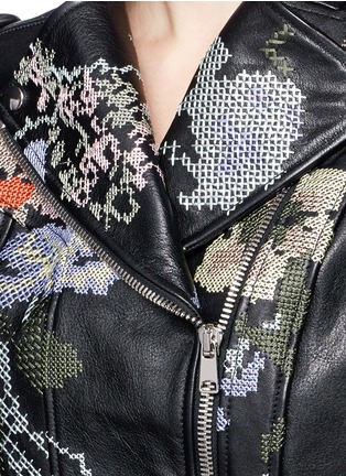 Detail View - Click To Enlarge - ALEXANDER MCQUEEN - Cross stitch flower peplum leather jacket