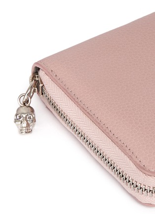 Detail View - Click To Enlarge - ALEXANDER MCQUEEN - Skull charm leather continental wallet