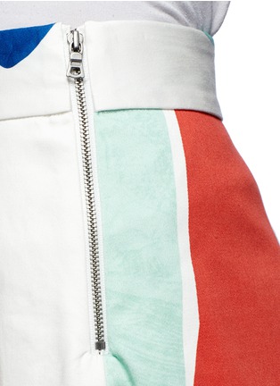 Detail View - Click To Enlarge - ALICE & OLIVIA - 'Bryn' graphic colourblock maxi skirt