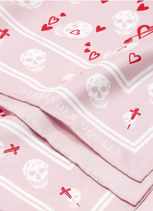 Detail View - Click To Enlarge - ALEXANDER MCQUEEN - Sweetheart Skull print silk scarf