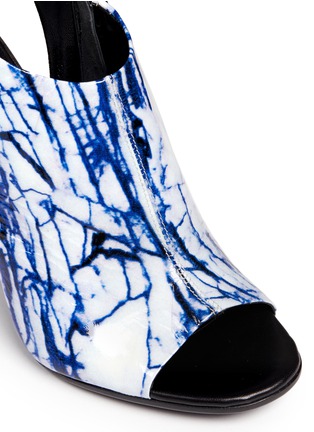 Detail View - Click To Enlarge - MC Q SHOES - Marble print patent slingback bootie sandals