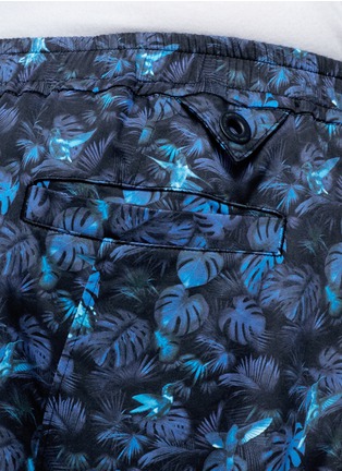 Detail View - Click To Enlarge - WHITE MOUNTAINEERING - Leaf print drop crotch shorts