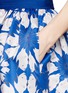 Detail View - Click To Enlarge - ALICE & OLIVIA - 'Molina' daisy crane print ball gown skirt