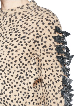 Detail View - Click To Enlarge - TOGA ARCHIVES - Spot print bow appliqué sweater