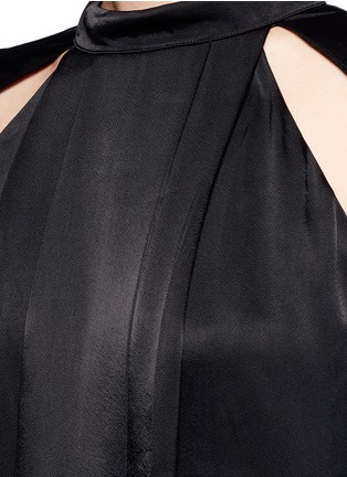 Detail View - Click To Enlarge - C/MEO COLLECTIVE - 'Can't' Resist' cutout shoulder pleated satin top