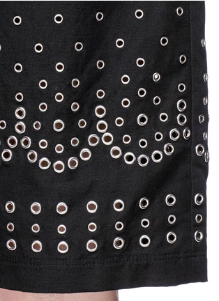 Detail View - Click To Enlarge - ALEXANDER WANG - Metal eyelet cotton-linen board shorts
