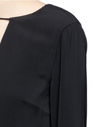 Detail View - Click To Enlarge - C/MEO COLLECTIVE - 'Spelt Out' cascading flared cuff crepe dress