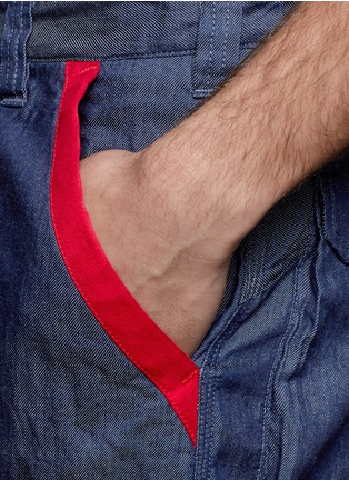 Detail View - Click To Enlarge - WHITE MOUNTAINEERING - Cotton tencel denim shorts