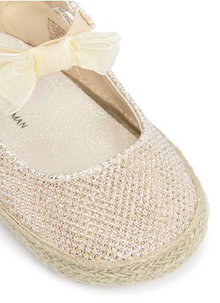 Detail View - Click To Enlarge - STUART WEITZMAN - 'Baby Nantucket Bow' glitter mesh infant flats