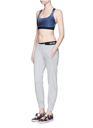 Figure View - Click To Enlarge - IVY PARK - V-back mesh insert mid-impact print sports bra