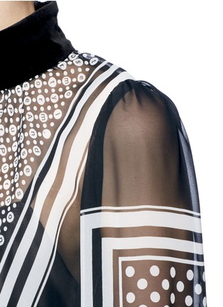 Detail View - Click To Enlarge - SACAI - Knit back dot scarf print neck tie blouse