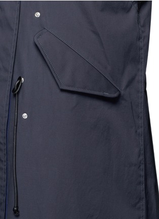 Detail View - Click To Enlarge - SACAI - Nylon vest underlay down padded military coat