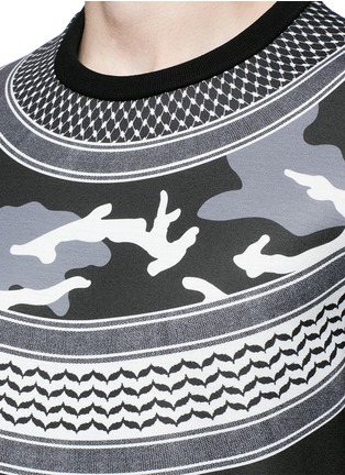 Detail View - Click To Enlarge - NEIL BARRETT - Keffiyeh check camouflage print neoprene T-shirt