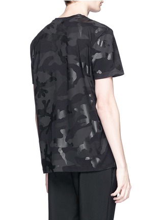 Back View - Click To Enlarge - VALENTINO GARAVANI - Sealed camouflage print T-shirt