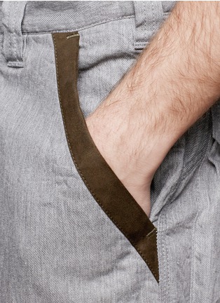 Detail View - Click To Enlarge - WHITE MOUNTAINEERING - Cotton tencel denim shorts