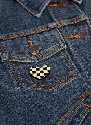 Detail View - Click To Enlarge - MARC JACOBS - Enamel check heart pin