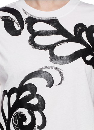 Detail View - Click To Enlarge - 3.1 PHILLIP LIM - Fern foil print cropped T-shirt