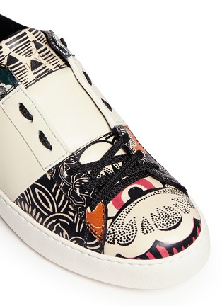 Detail View - Click To Enlarge - VALENTINO GARAVANI - Tropical floral print leather sneakers