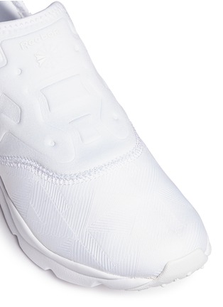 Detail View - Click To Enlarge - REEBOK - 'FuryLite Slip-On Arch' sneakers