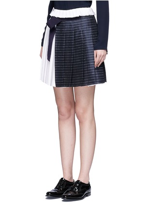 Front View - Click To Enlarge - VICTORIA, VICTORIA BECKHAM - Pinstripe pleat linen-cotton mini skirt