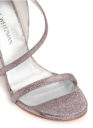 Detail View - Click To Enlarge - STUART WEITZMAN - 'Sultry' asymmetric strap glitter sandals