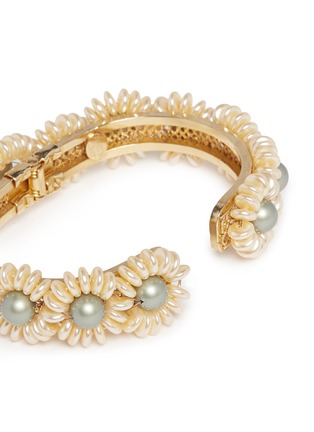 Detail View - Click To Enlarge - MIRIAM HASKELL - Pearl flower bracelet clasp