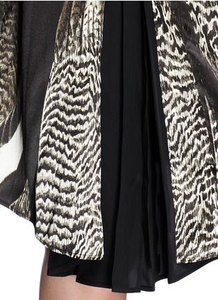 Detail View - Click To Enlarge - REED KRAKOFF - Asymmetric pleat bird print satin skirt