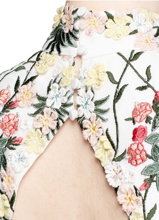 Detail View - Click To Enlarge - ALICE & OLIVIA - Arwen' cutout back floral bead embellished gown