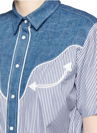 Detail View - Click To Enlarge - SACAI - Denim yoke side split candy stripe shirt dress