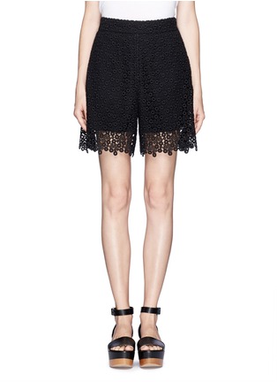 Main View - Click To Enlarge - CHLOÉ - Eyelet guipure lace shorts