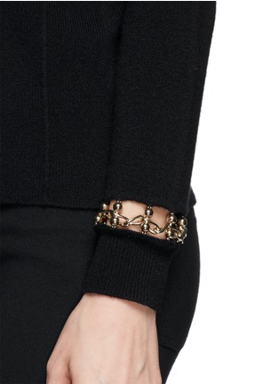 Detail View - Click To Enlarge - CHLOÉ - Chain wrist cashmere sweater