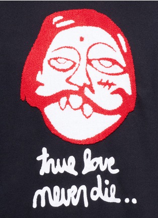 Detail View - Click To Enlarge - HACULLA - 'True Luv' patch sweatshirt