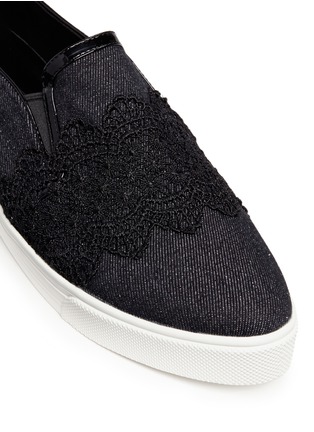 Detail View - Click To Enlarge - PEDDER RED - Chantilly lace denim skate slip-ons