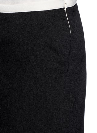 Detail View - Click To Enlarge - SEE BY CHLOÉ - Graphic petal hem crêpe shorts