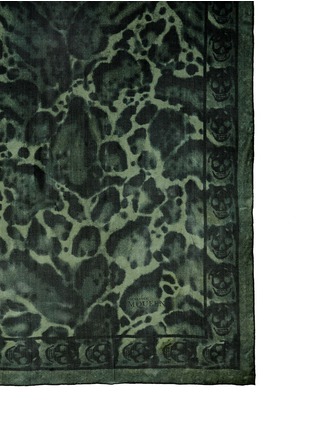 Detail View - Click To Enlarge - ALEXANDER MCQUEEN - Leopard and skull print silk scarf