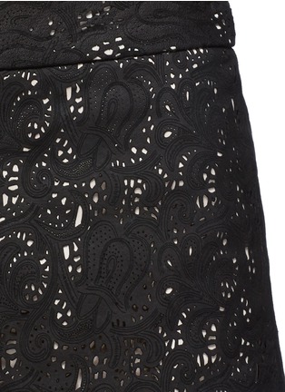Detail View - Click To Enlarge - ALICE & OLIVIA - Laser cut leather shorts