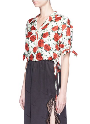 Front View - Click To Enlarge - ALEXANDER WANG - Rose print tie sleeve cropped satin shirt