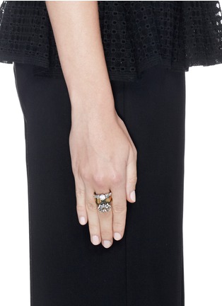 Figure View - Click To Enlarge - IOSSELLIANI - Floral stud zircon stacked ring