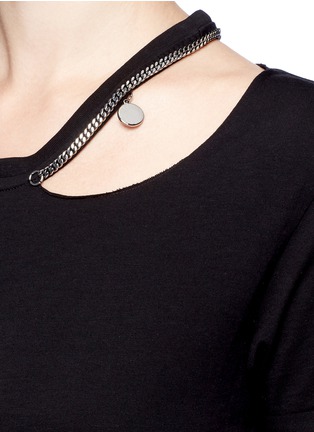 Detail View - Click To Enlarge - STELLA MCCARTNEY - 'Falabella' chain cutout shoulder classic T-shirt
