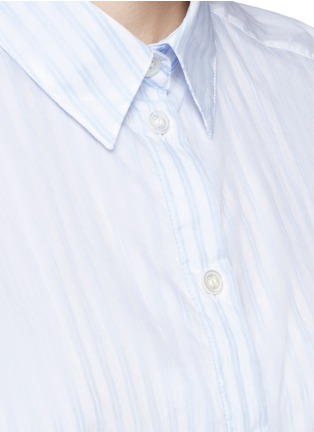 Detail View - Click To Enlarge - ACNE STUDIOS - 'Gallio' crinkled overlay cropped pinstripe shirt