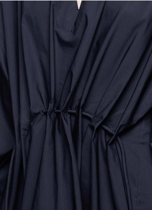 Detail View - Click To Enlarge - ACNE STUDIOS - 'Calida Tech' gathered waist poplin V-neck dress