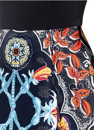 Detail View - Click To Enlarge - ALICE & OLIVIA - 'Kourtney' baroque print box pleat flare dress