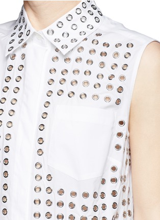Detail View - Click To Enlarge - MC Q - Metal grommet sleeveless cotton shirt
