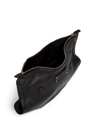 Detail View - Click To Enlarge - ALEXANDER MCQUEEN - 'De Manta' grainy leather clutch