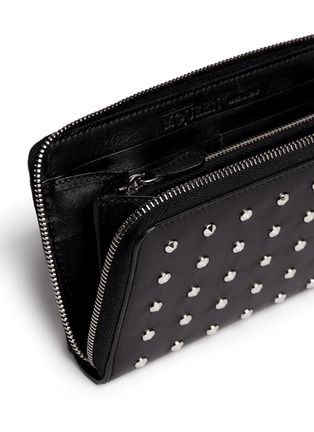 Detail View - Click To Enlarge - ALEXANDER MCQUEEN - Skull stud leather continental wallet