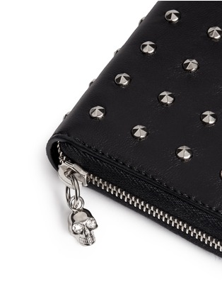 Detail View - Click To Enlarge - ALEXANDER MCQUEEN - Skull stud leather continental wallet