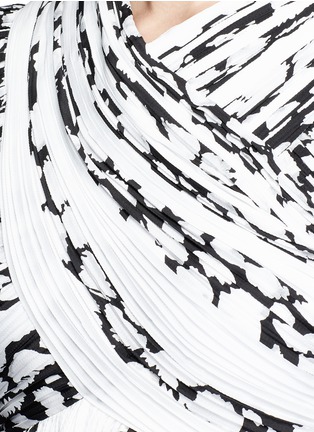 Detail View - Click To Enlarge - PROENZA SCHOULER - Asymmetric leopard print pleated cloqué seersucker dress