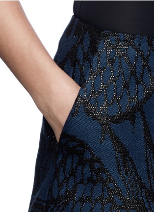 Detail View - Click To Enlarge - MS MIN - Dragon jacquard pleat shorts