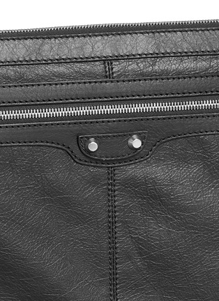 Detail View - Click To Enlarge - BALENCIAGA - 'Clip' large matte leather zip pouch